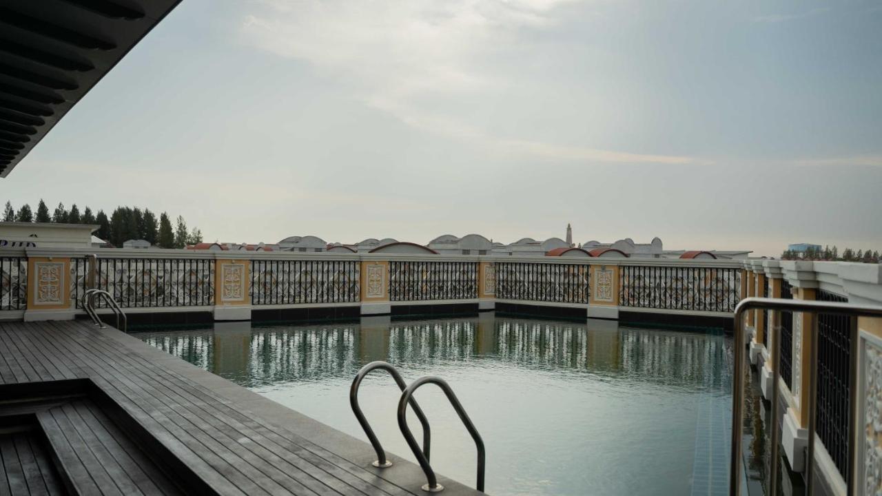 Kaizen Hotel & Suites Melaka Buitenkant foto