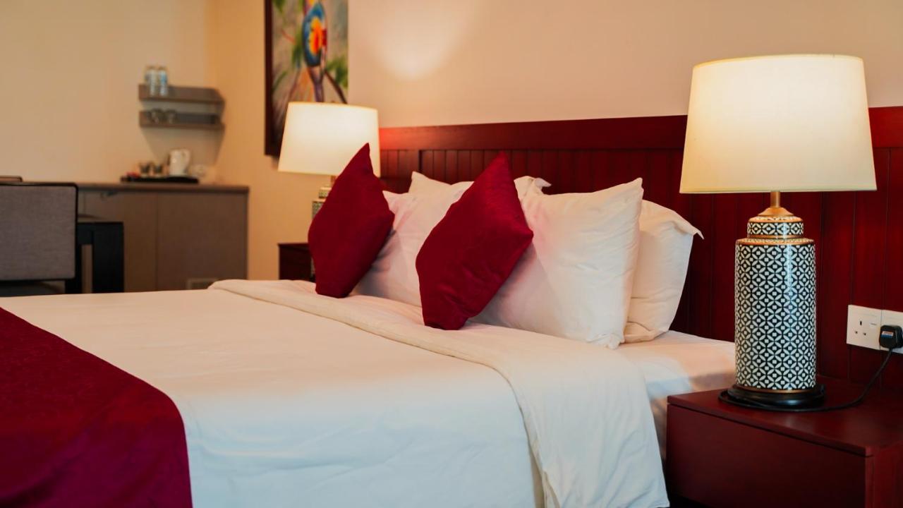 Kaizen Hotel & Suites Melaka Buitenkant foto