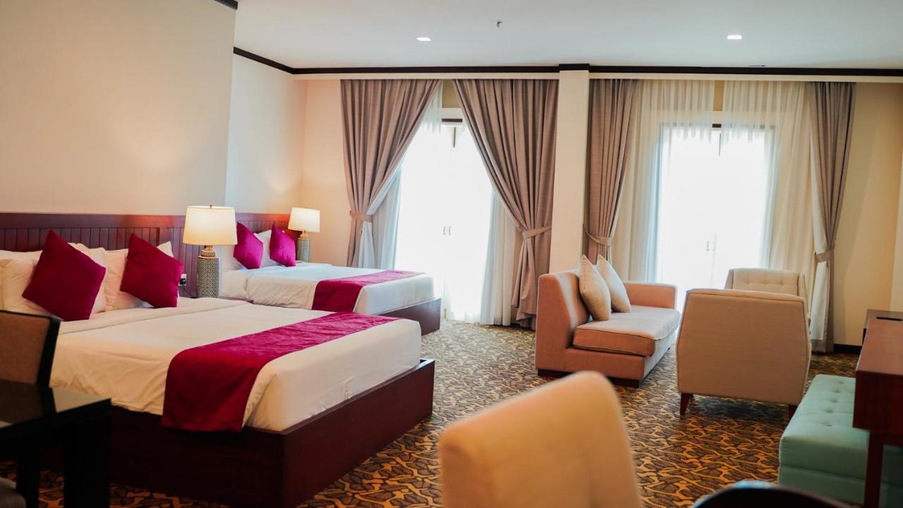 Kaizen Hotel & Suites Melaka Buitenkant foto